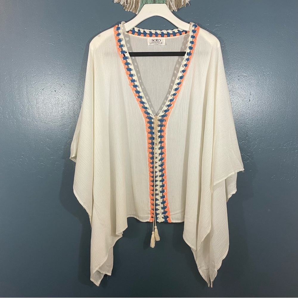 Soto Lifestyle Women’s Cream Crepe Crochet Neckline Kaftan Blouse Size OS